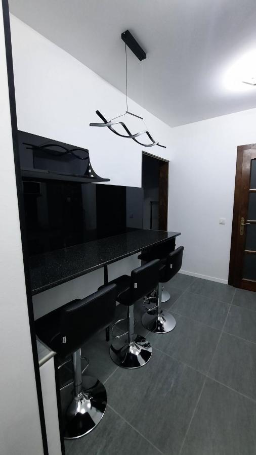 House Side By Side Apartment Brasov Exterior photo