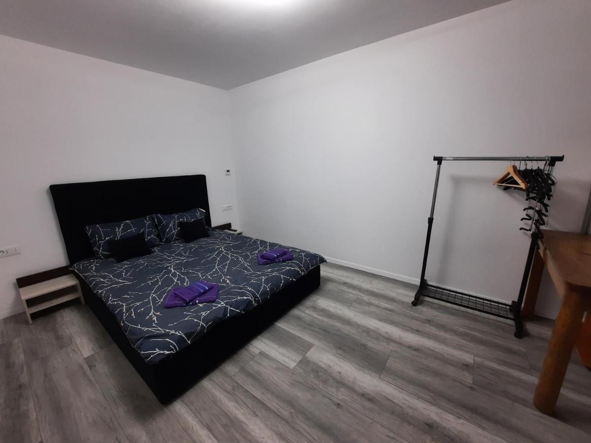 House Side By Side Apartment Brasov Exterior photo